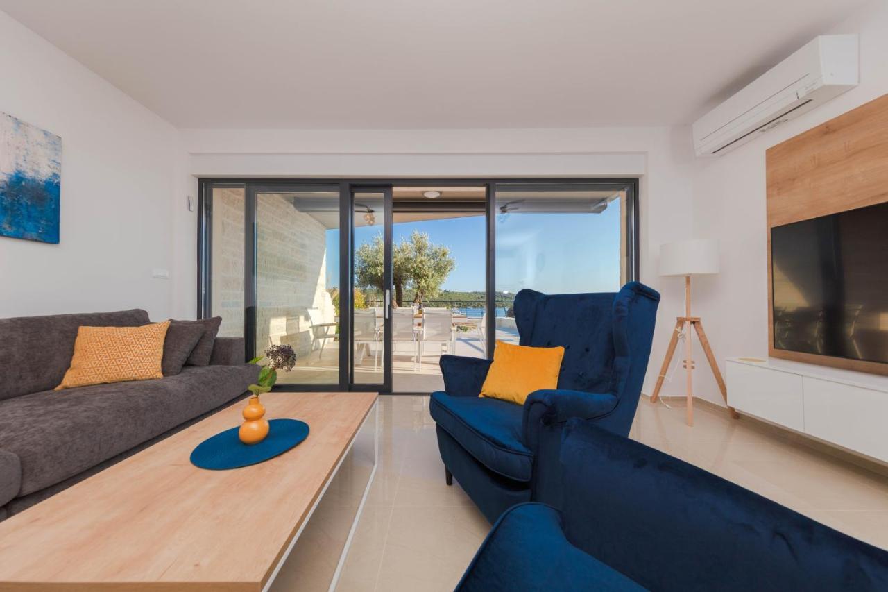 Resort Banjole - Apartman Indigo ภายนอก รูปภาพ